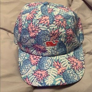 Vineyard Vines Pineapple print hat